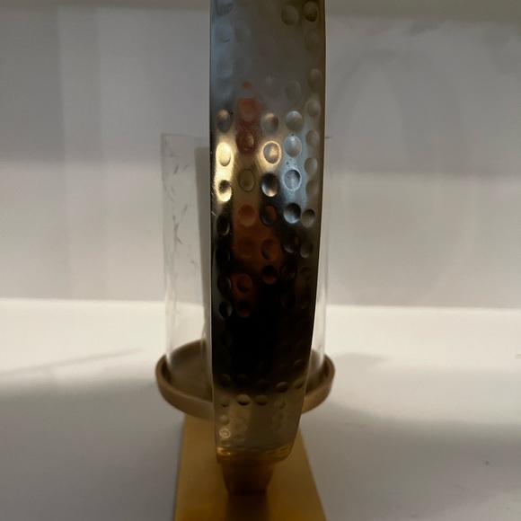 Beautiful decor candle for table or built in cabinets or bedroom ambiance ! - Picture 3 of 7